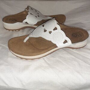 EARTH SPIRIT SLIP ON COMFORT SHOES WHITE LEATHER SANDALS SLIDES-WOMENS SIZE 9